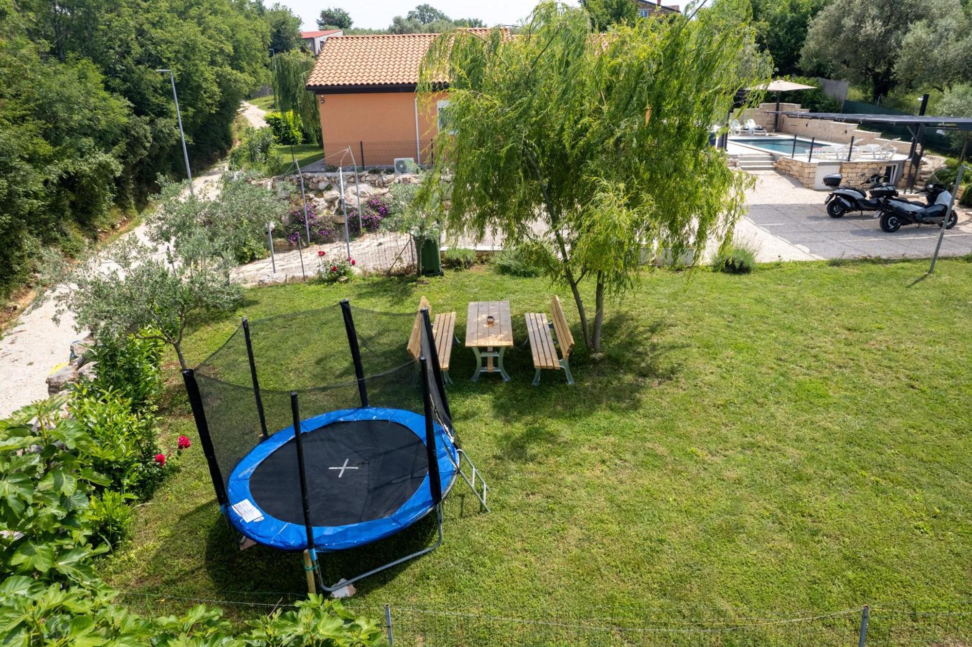 Villa Pendolina With Private Pool Buje Zewnętrze zdjęcie